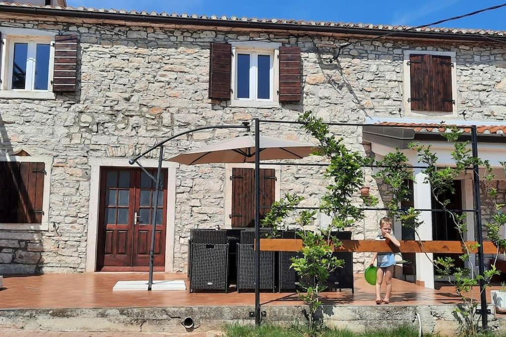 Holiday Home For 8 People, Pool + Sea View Vilanija Buitenkant foto
