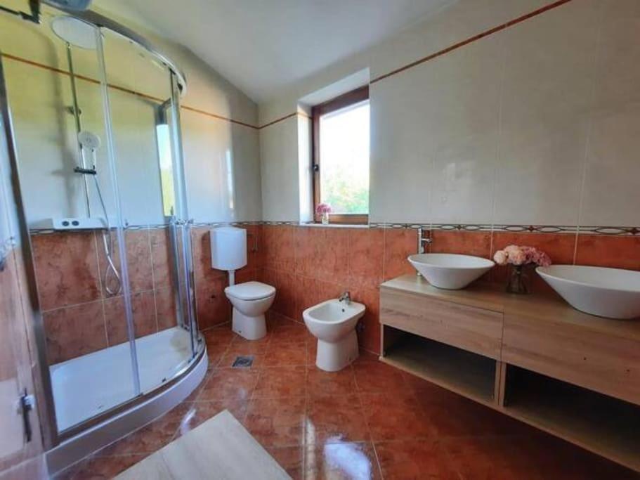Holiday Home For 8 People, Pool + Sea View Vilanija Buitenkant foto