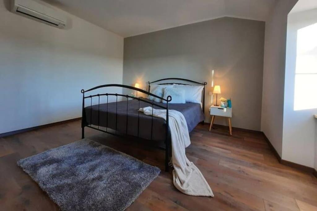 Holiday Home For 8 People, Pool + Sea View Vilanija Buitenkant foto